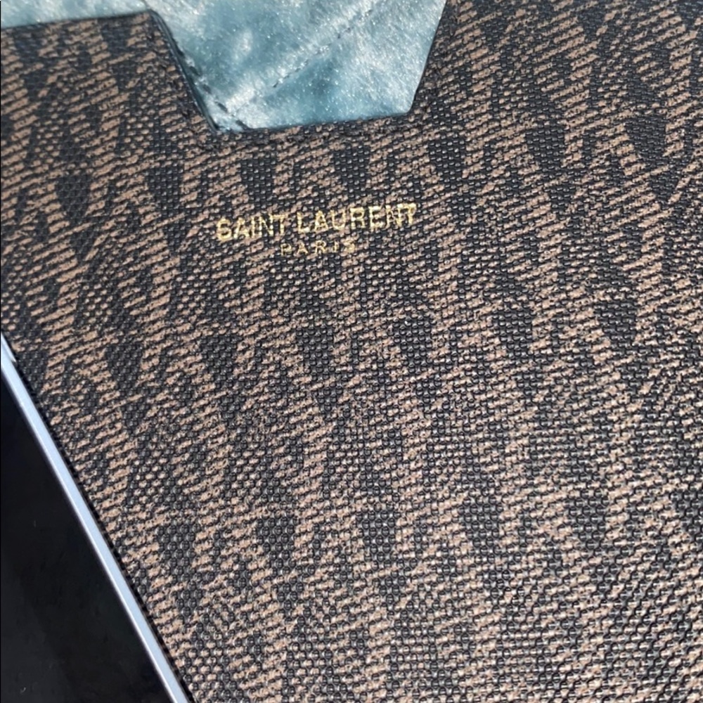 Ipad 6th Generation - image 3